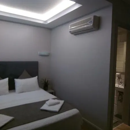 Bella 3 Hotel *