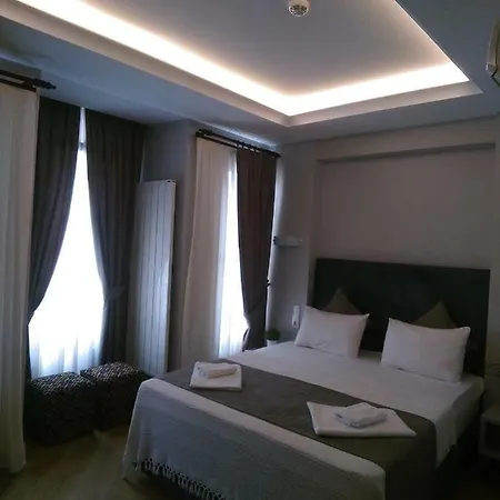Hotel Bella 3 *